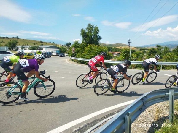 Лястовиците Денис Ахмед, Калоян Папазов и Станислав Узунчев грабнаха среброто