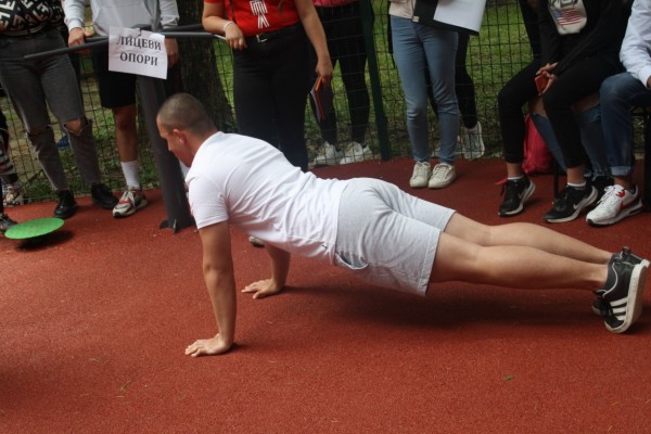 Петя Пендарева откри официално новия стрийт фитнес в ПГЛПТ