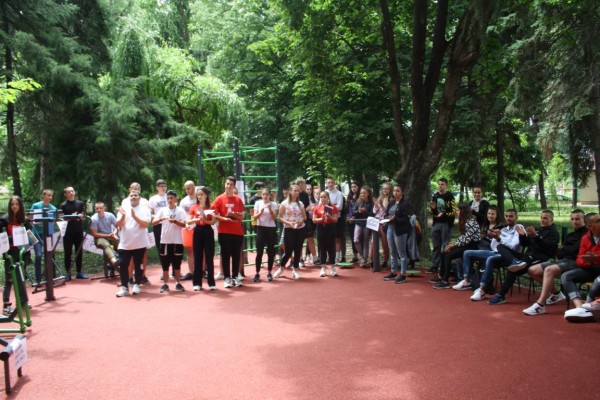 Петя Пендарева откри официално новия стрийт фитнес в ПГЛПТ