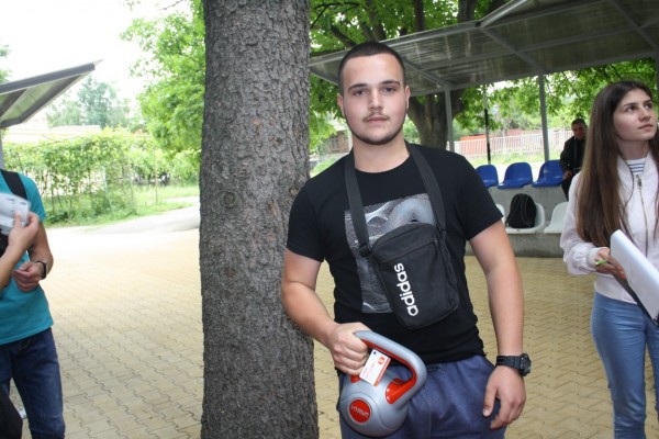 Петя Пендарева откри официално новия стрийт фитнес в ПГЛПТ