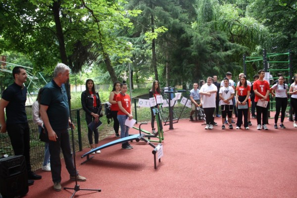 Петя Пендарева откри официално новия стрийт фитнес в ПГЛПТ