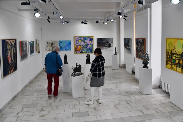 Казанлъшки художници с изложба в Сливен