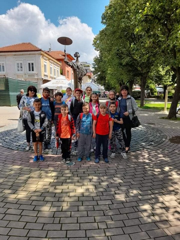 Учениците на ОУ “Георги Кирков“ посещават знакови места в заниманията по интереси