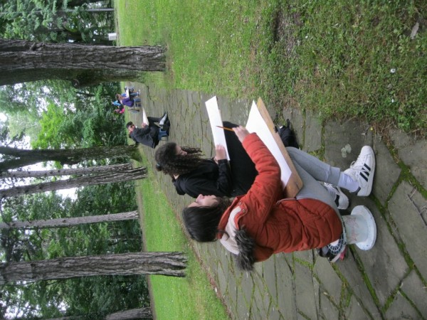 Млади художници твориха за благотворителна изложба