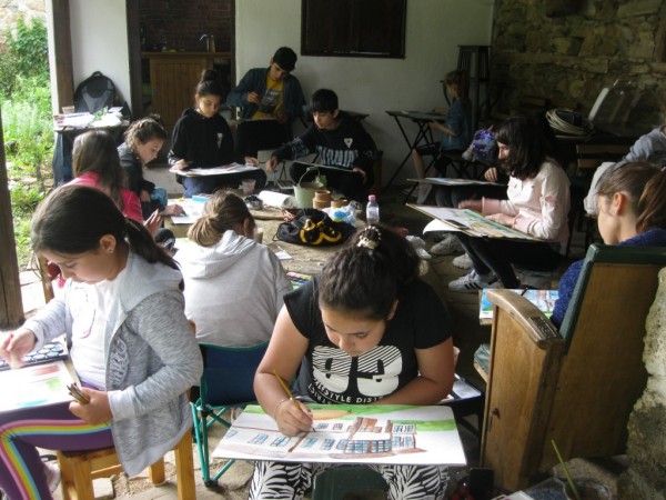 Млади художници твориха за благотворителна изложба