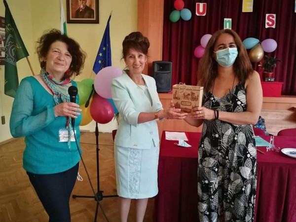 ПГ „Иван Хаджиенов“ – разказ за България!