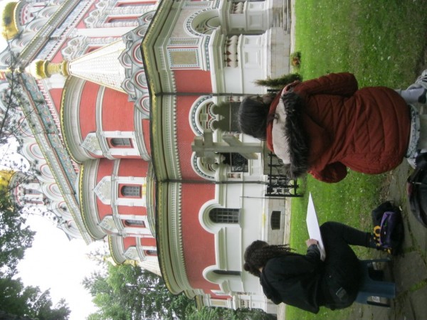 Млади художници твориха за благотворителна изложба