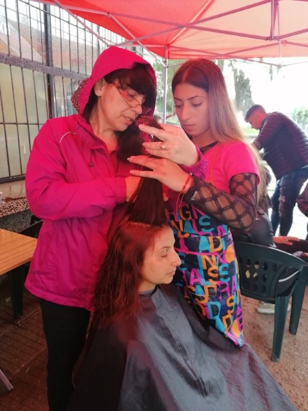 Много модни фризури и усмивки подариха фризьорите от ПГ „Акад. Петко Стайнов“ в своето Турне на красотата