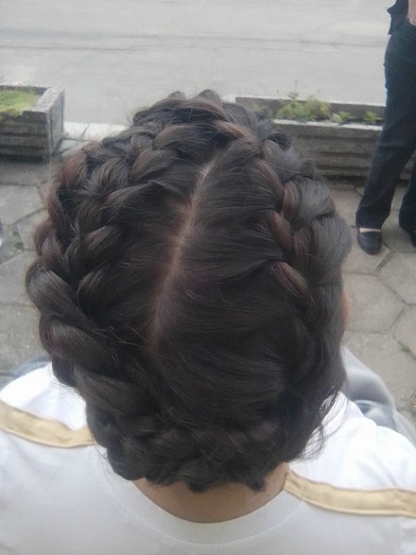 Много модни фризури и усмивки подариха фризьорите от ПГ „Акад. Петко Стайнов“ в своето Турне на красотата