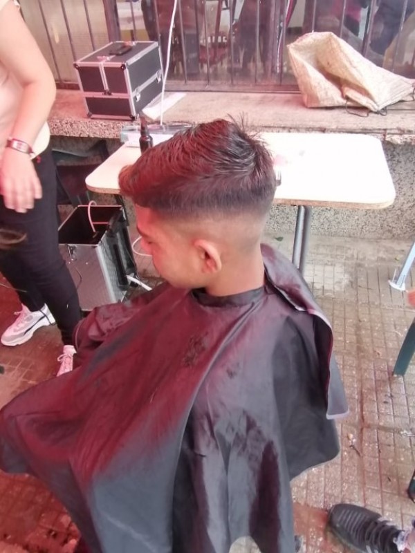 Много модни фризури и усмивки подариха фризьорите от ПГ „Акад. Петко Стайнов“ в своето Турне на красотата