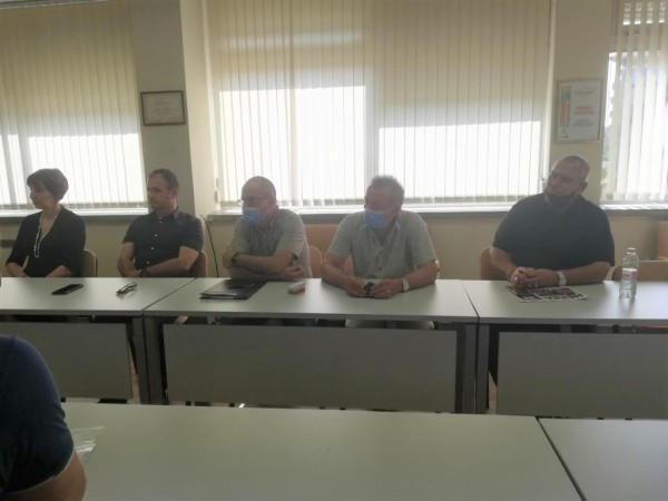 Ще се намери компромис за осигуряване на престой на МПС в района на Абаята за търговци и клиенти