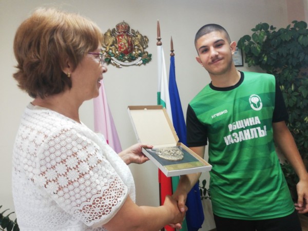 Кметски поздравления за успеха на ДЮШ „Розова долина“