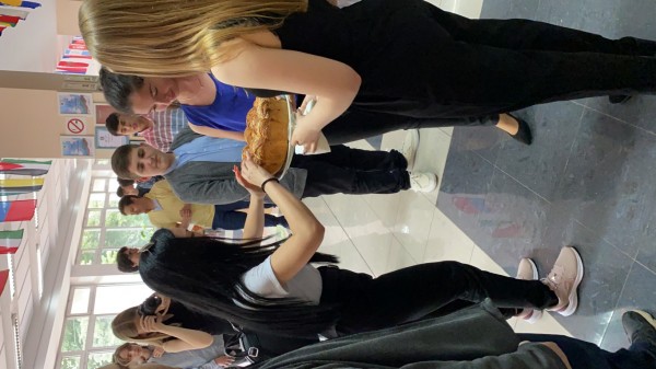 Ученици и учители от ПХГ „Св. Св. Кирил и Методий“ гостуваха в Добрич