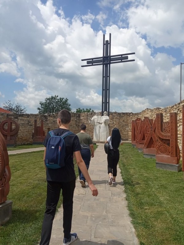 Ученици и учители от ПХГ „Св. Св. Кирил и Методий“ гостуваха в Добрич