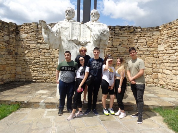 Ученици и учители от ПХГ „Св. Св. Кирил и Методий“ гостуваха в Добрич