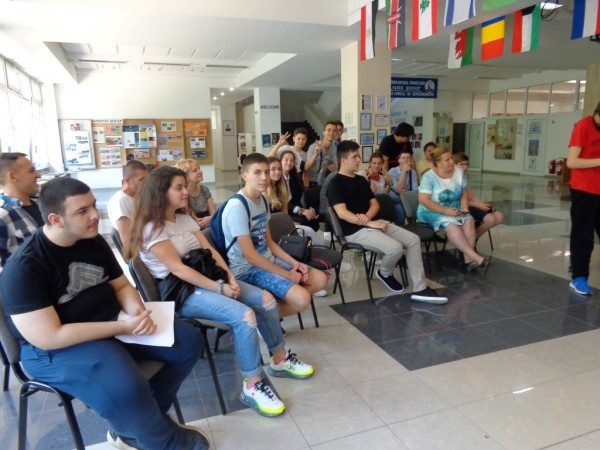 Ученици и учители от ПХГ „Св. Св. Кирил и Методий“ гостуваха в Добрич