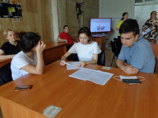 Ученици и учители от ПХГ „Св. Св. Кирил и Методий“ гостуваха в Добрич