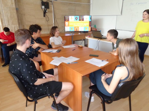 Ученици и учители от ПХГ „Св. Св. Кирил и Методий“ гостуваха в Добрич