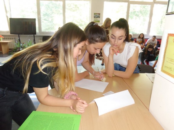 Ученици и учители от ПХГ „Св. Св. Кирил и Методий“ гостуваха в Добрич