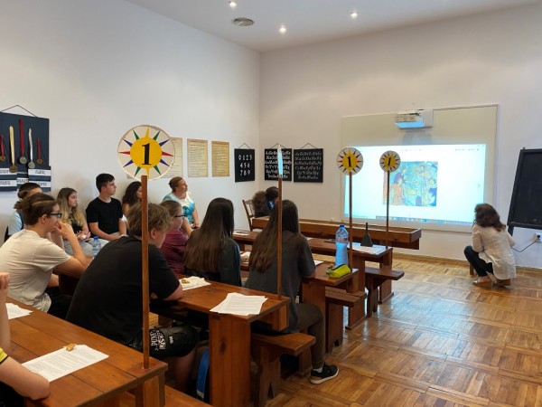 Ученици и учители от ПХГ „Св. Св. Кирил и Методий“ гостуваха в Добрич