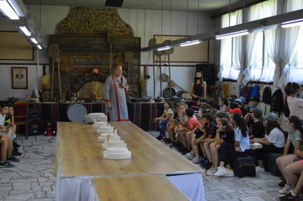 Четвъртокласници приключиха учебната година със забавна екскурзия