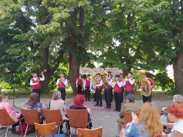 Шипка чества 160 години на своето читалище