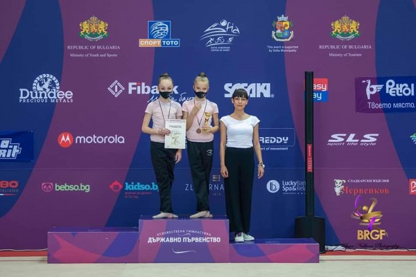 Съчетание с обръчи донесе на гимнастичките ни вицешампионската титла