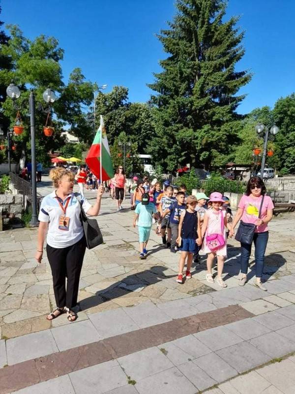 Екскурзия и атрактивни занимания сложиха край на учебната година и в ОУ “Георги Кирков“
