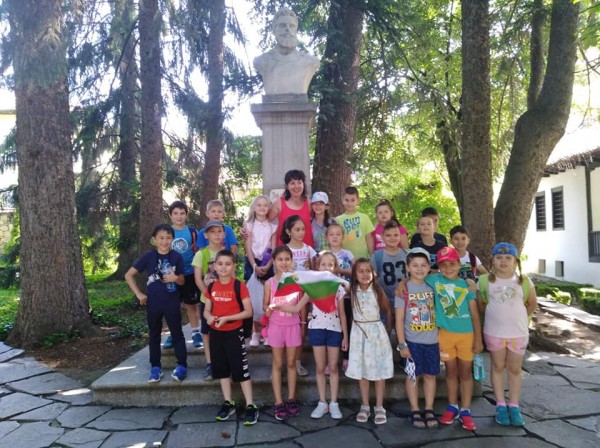 Екскурзия и атрактивни занимания сложиха край на учебната година и в ОУ “Георги Кирков“