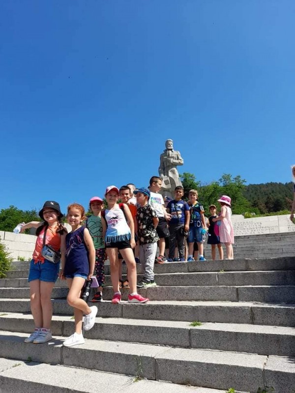 Екскурзия и атрактивни занимания сложиха край на учебната година и в ОУ “Георги Кирков“
