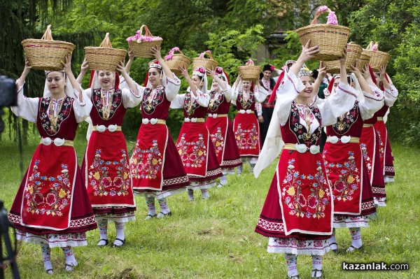 Ансамбъл “Искра“ празнува 55-та годишнина