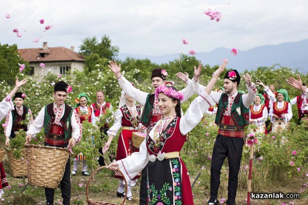 Ансамбъл “Искра“ празнува 55-та годишнина