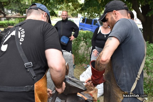 Чирпанлиевата къща събра десетки гости за Първия ножарски събор