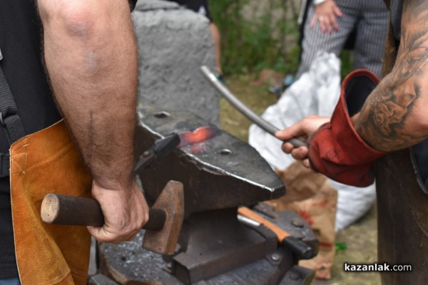 Чирпанлиевата къща събра десетки гости за Първия ножарски събор