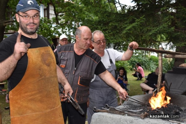 Чирпанлиевата къща събра десетки гости за Първия ножарски събор