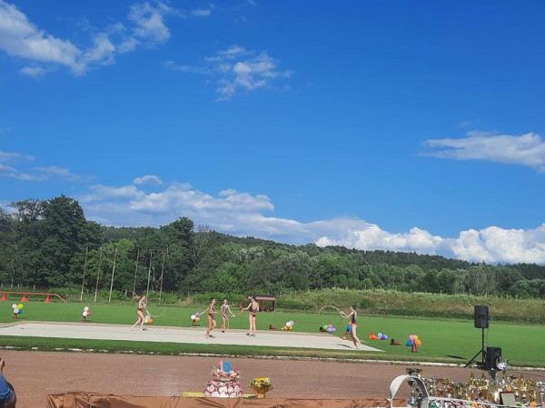 Честити 10 години Спортен клуб по художествена гимнастика “Розова долина“!