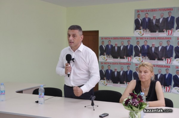 Коалиция „Ляв съюз за чиста и свята република“ с въпроси и отговори от Казанлък