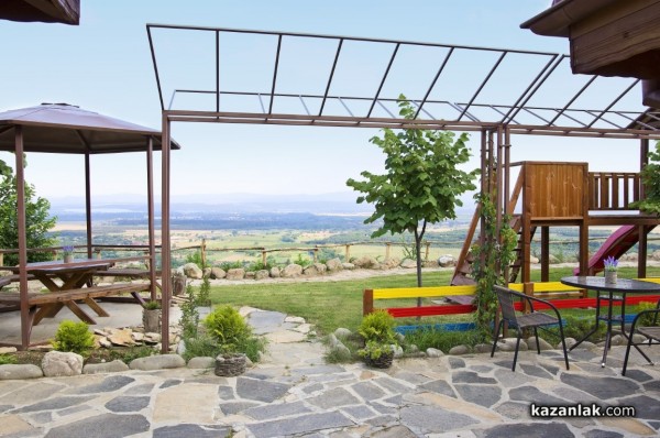 Най-новият атракцион в Розовата долина със спиращи дъха гледки - екопарк “Пеещи скали“