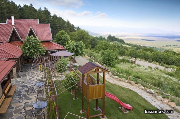 Най-новият атракцион в Розовата долина със спиращи дъха гледки - екопарк “Пеещи скали“