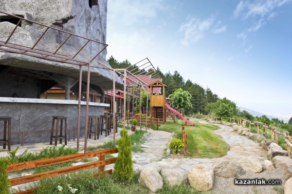 Най-новият атракцион в Розовата долина със спиращи дъха гледки - екопарк “Пеещи скали“