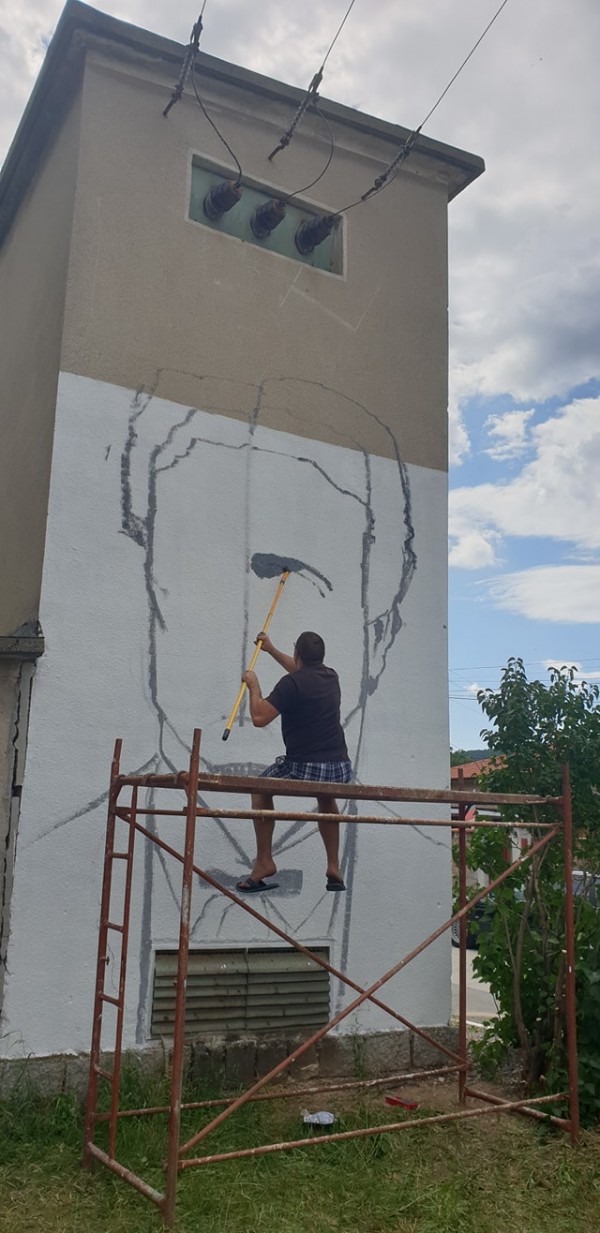 След образа на Христо Ботев, и Левски краси и възпитава в с.Розово