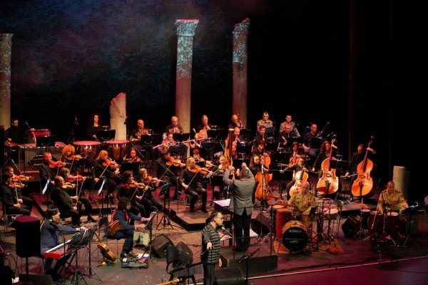 Хитовете на Стинг в симфоничен аранжимент огласят Амфитеатър Дамасцена