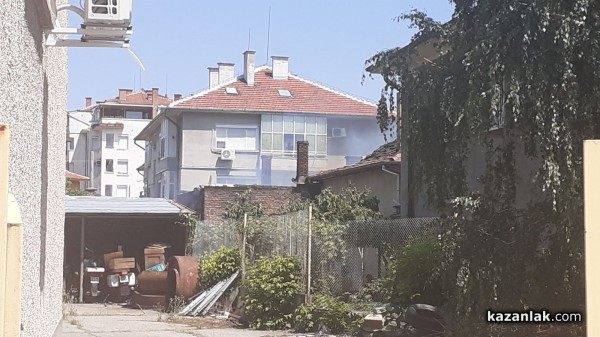 Горят две къщи под Полицията / Обновена