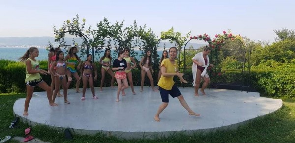 30 ученици от ОУ “Георги Кирков“ са на безплатна морска ваканция