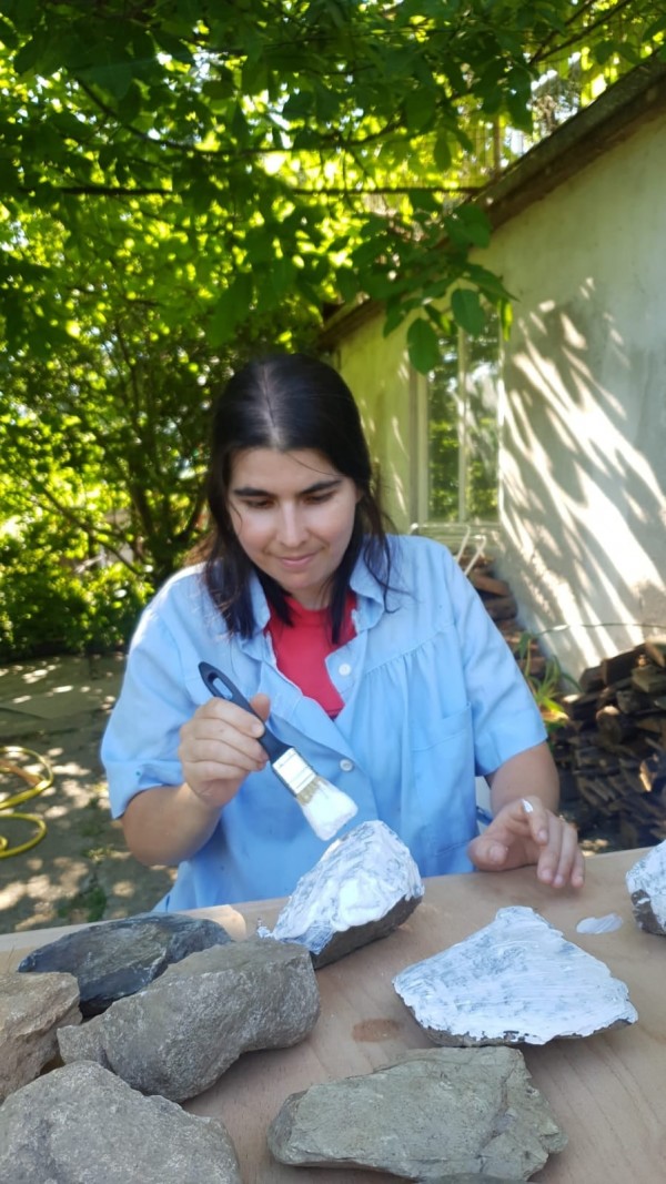 Доброволци помагат в разкрасяването на Шипка