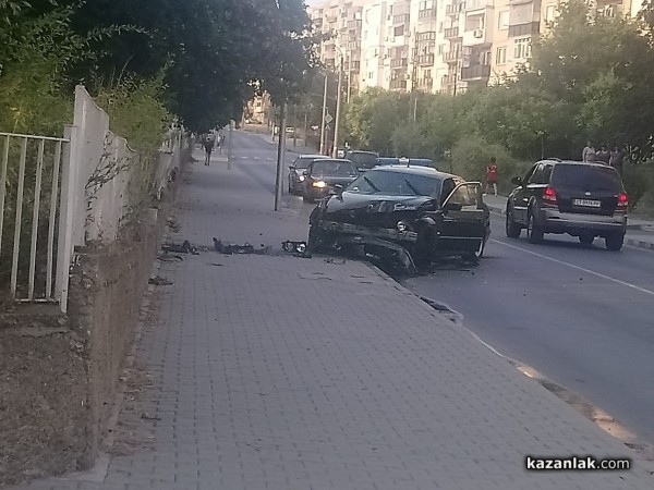 Мъж самокатастрофира до общежитията на Механото