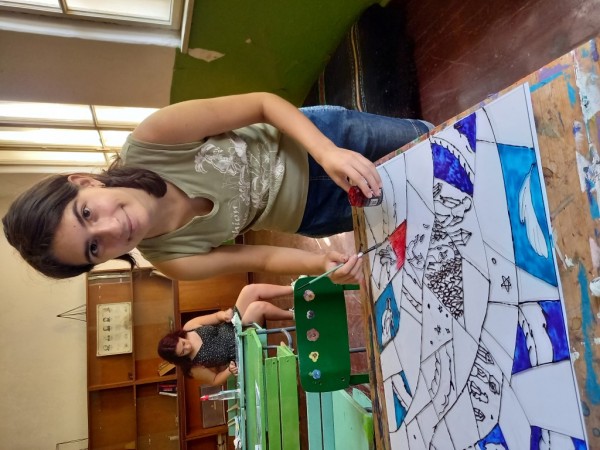 С различни техники млади художници изрисуваха белите платна по тема “Аз съм звезда“