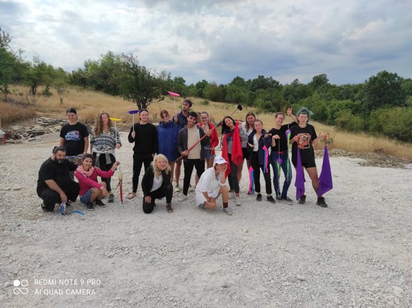 Творчество и красота съпътства доброволците на фестивала “Гостува“