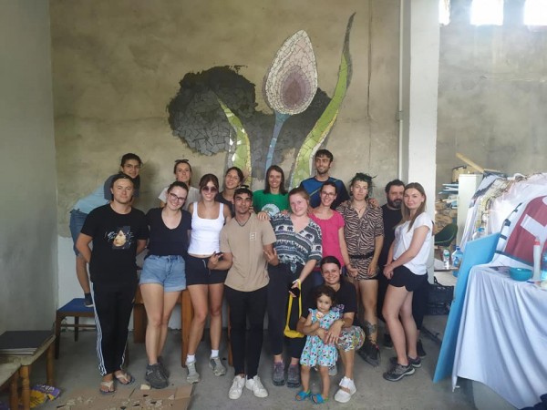 Творчество и красота съпътства доброволците на фестивала “Гостува“