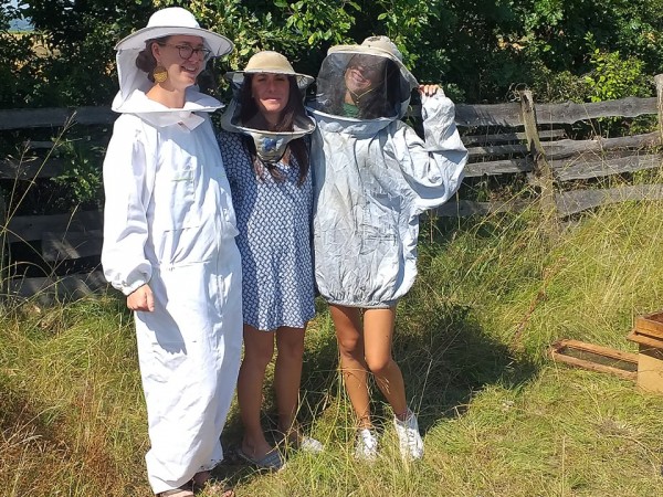 Творчество и красота съпътства доброволците на фестивала “Гостува“